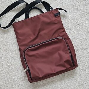 Versatile crossbody/shoulder bag/backpack